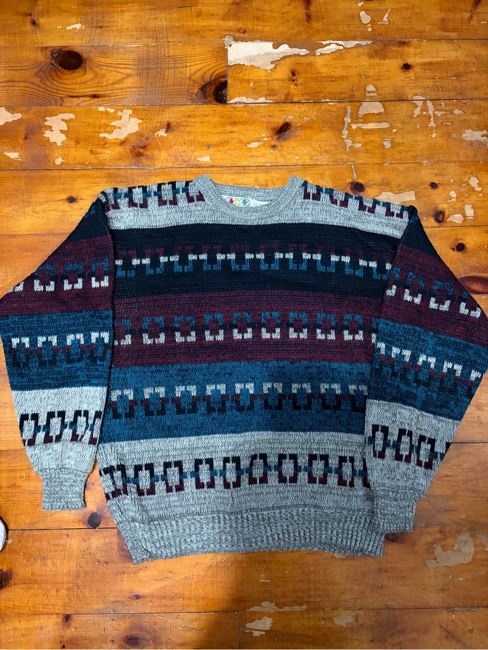 Men's Patterned Crewneck Sweater in Gray, Blue & Burgundy - Classic Knit